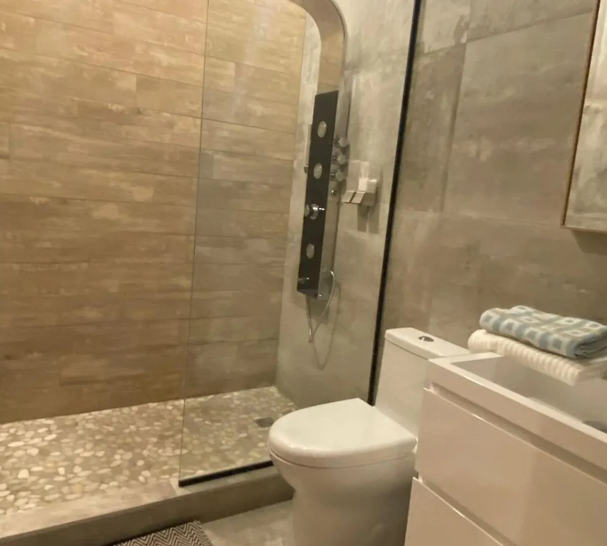 Private Room & Private Bathroom In Le Plateau Montreal Kanada