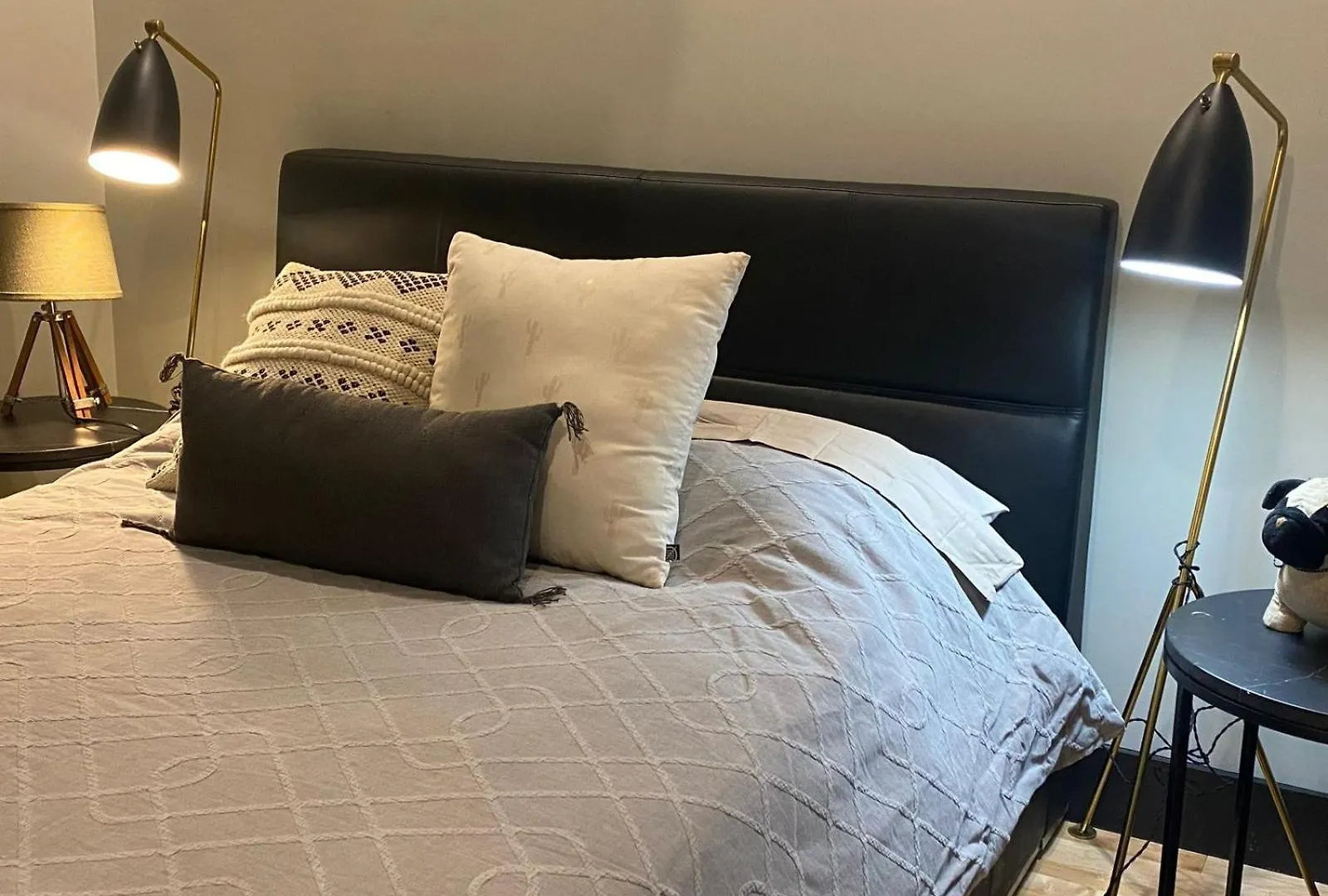 Kwatera prywatna Private Room & Private Bathroom In Le Plateau Montreal